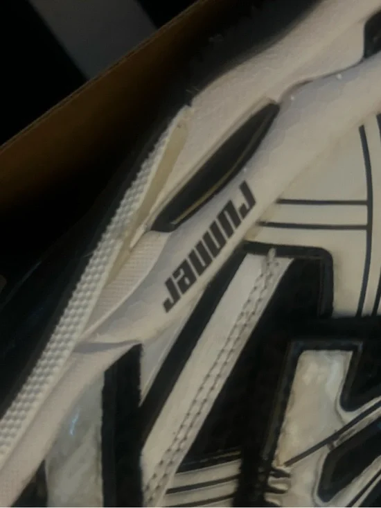 Balenciaga Black and White runners Sneakers - Picture 2 of 6